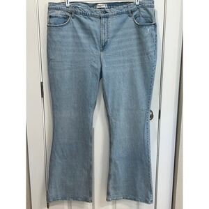 Abercrombie & Fitch The Vintage Flare High Rise Light Wash Jeans Size 36 / 22L